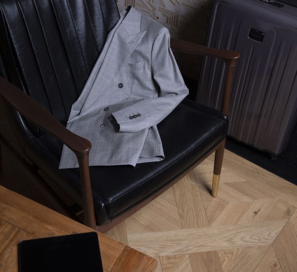 traje gris principe de gales5