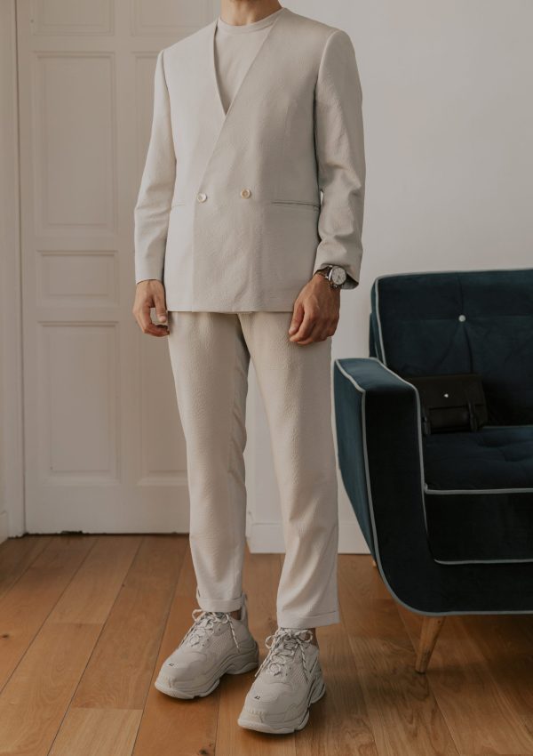 ANGUARDIA_Traje_sinsolapa_seersucker_01 (1)